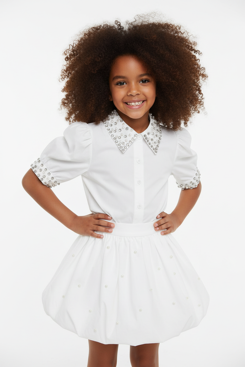 Bambina afro completo bianco colletto corretto